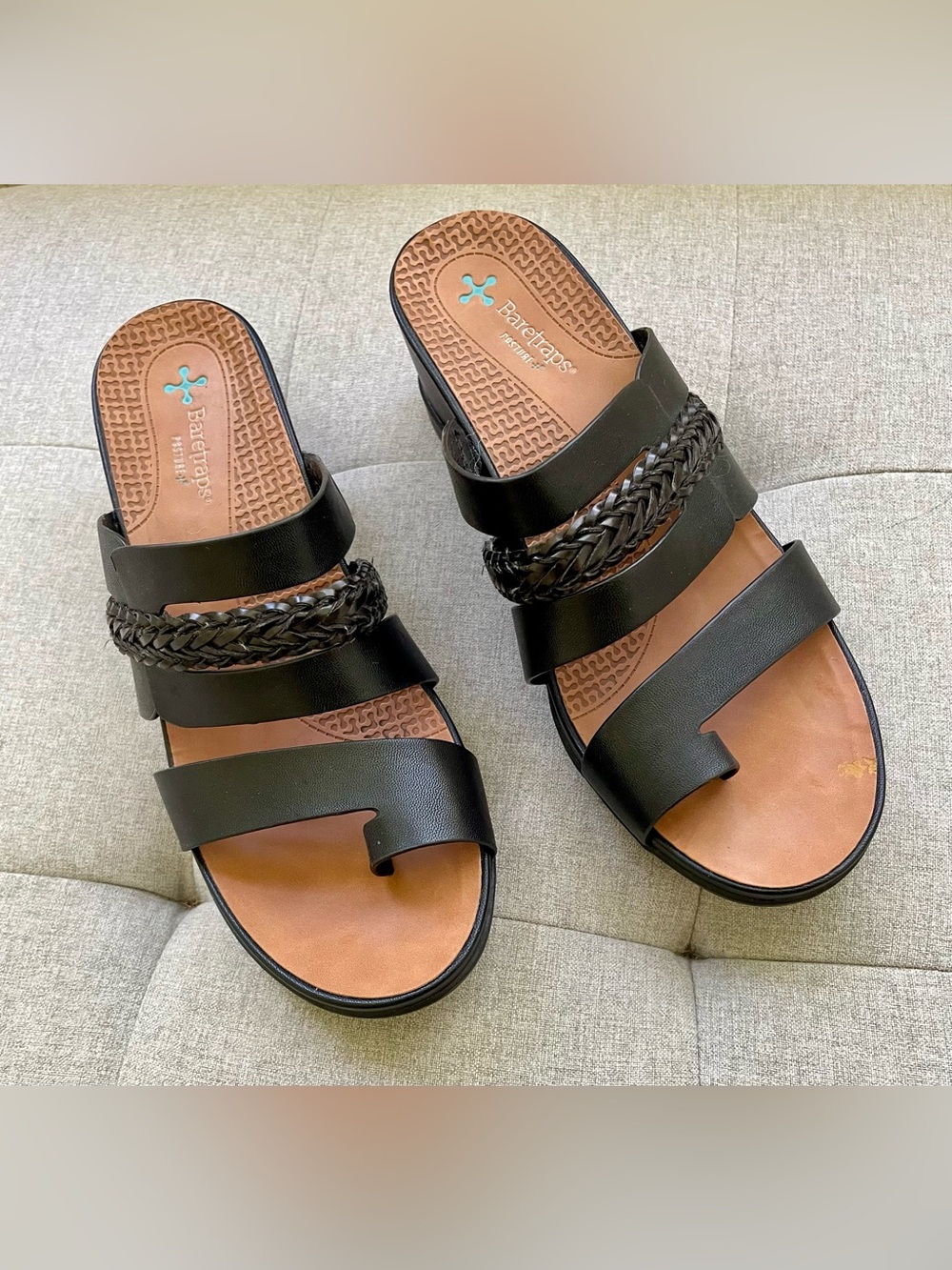 Baretraps Posture Plus Black Braided Toe-Loop Wedge Sandals - Size 7 1/2M